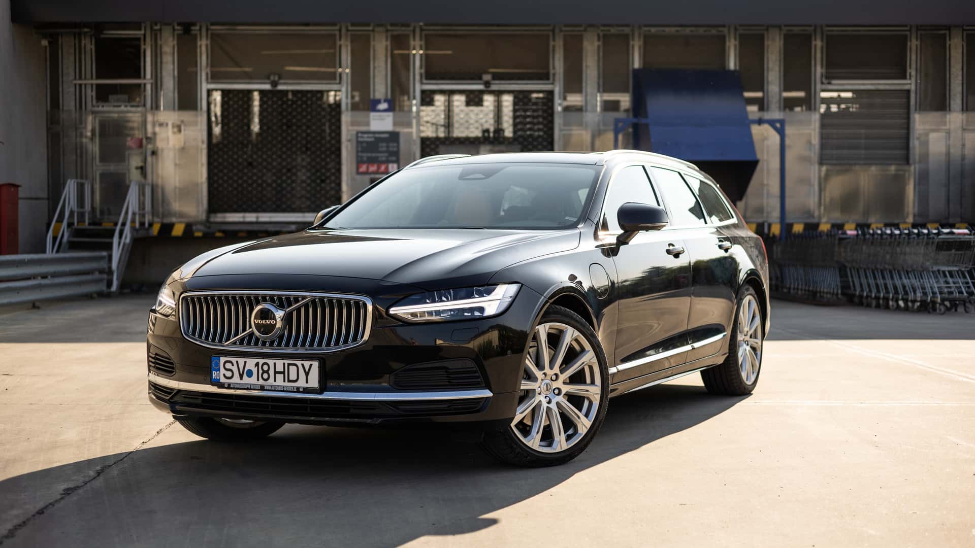 2023 Volvo V90 T8 Isi Ulang Hibrida Plug-In Hibrida
