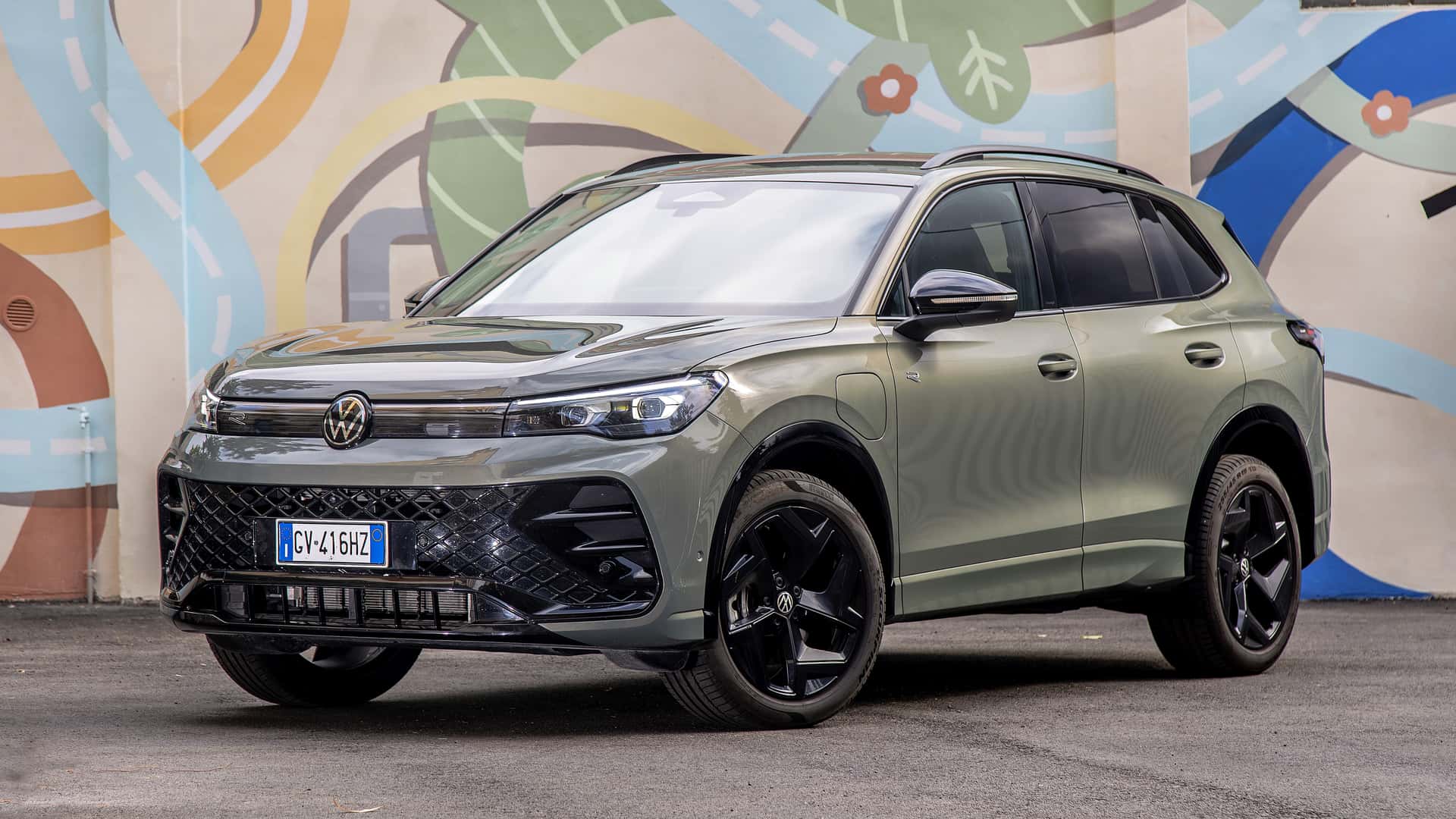 Les Routes de Record avec Volkswagen Tiguan et Golf eHybrid