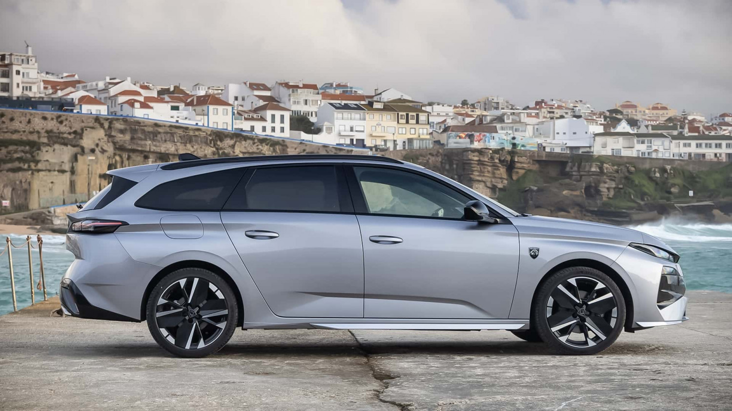 Après les SUV, Peugeot envisage un nouveau break