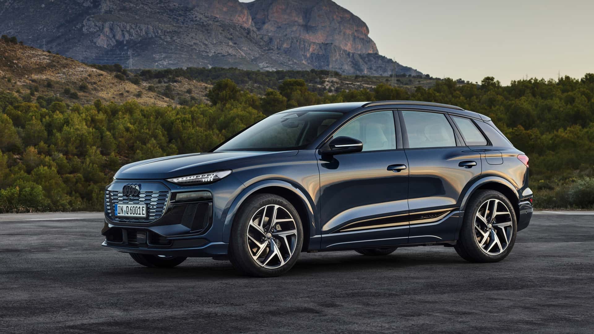 <p>Audi Q6 e-tron</p>