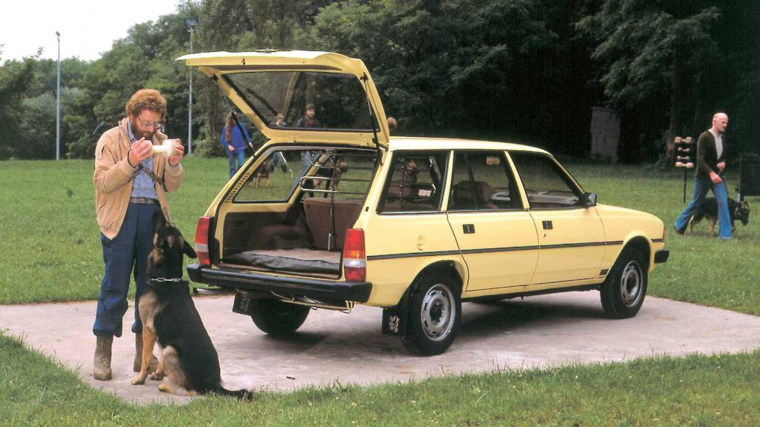 Peugeot 305 (1977-1988) : une française discrète qui a marqué son époque