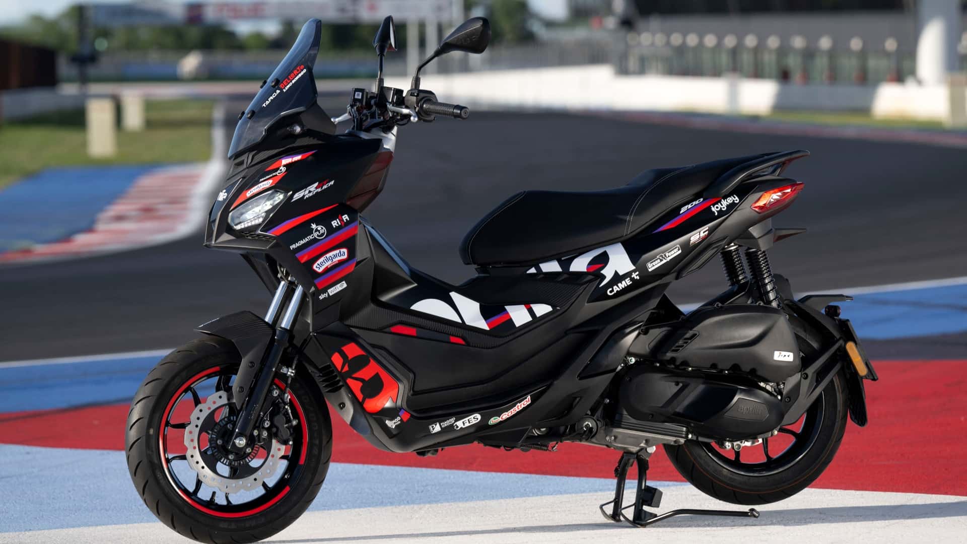 2025 Aprilia SR GT MotoGP Replica - Perfil Izquierdo
