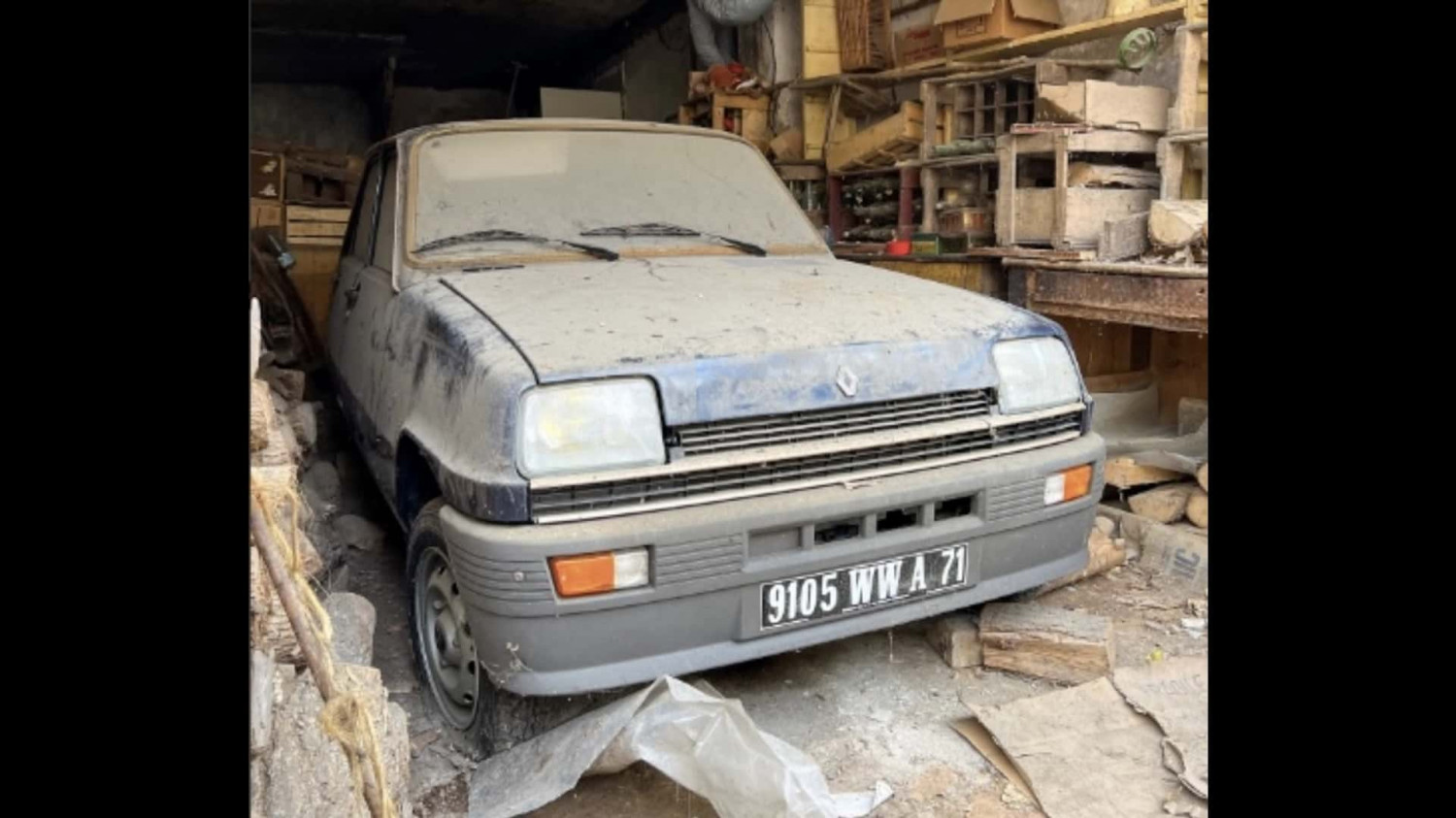 Alter Renault 5 als Scheunenfund mit nur 12 km entdeckt