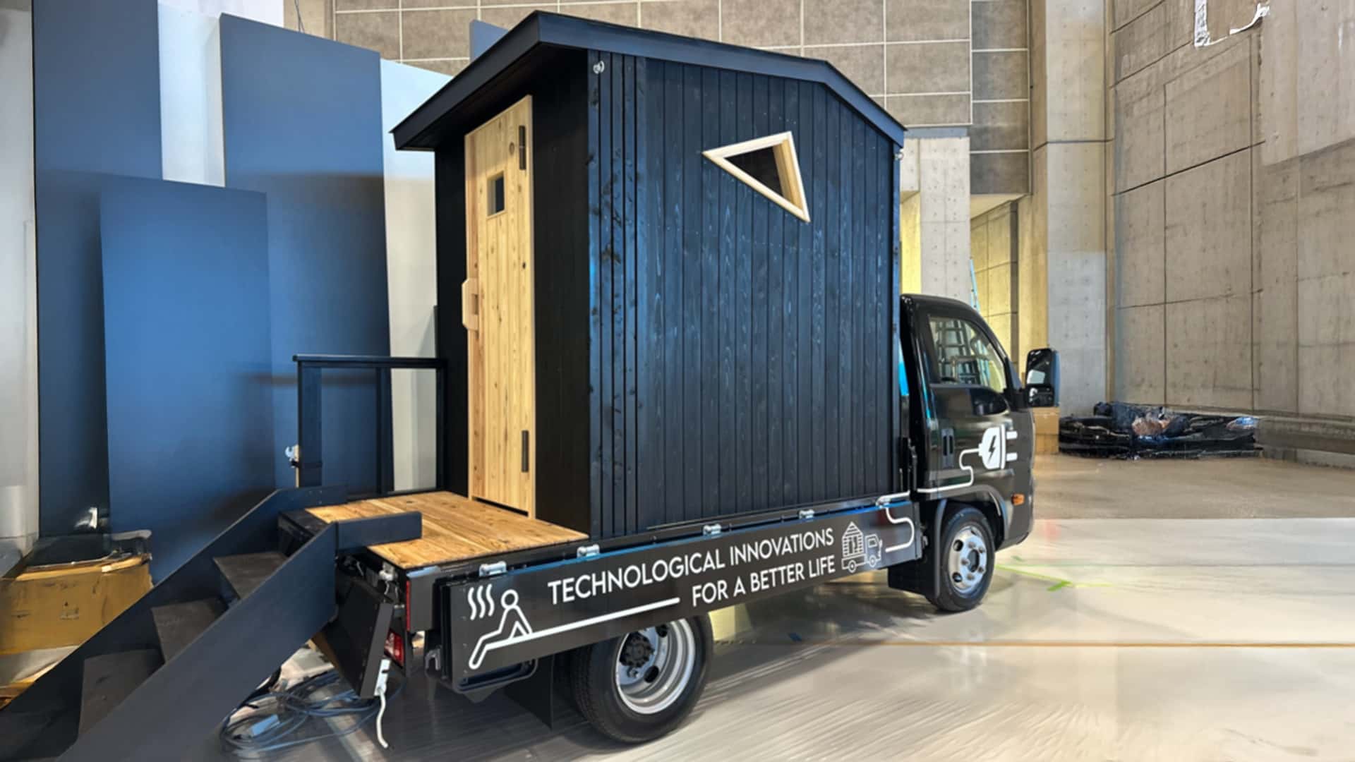 Le petit camion électrique de BYD peut alimenter un sauna