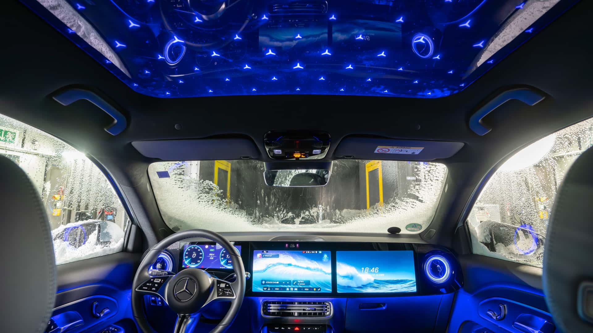 The New Mercedes GLB Has Three Screens, Seven Seats, and Plenty of Stars