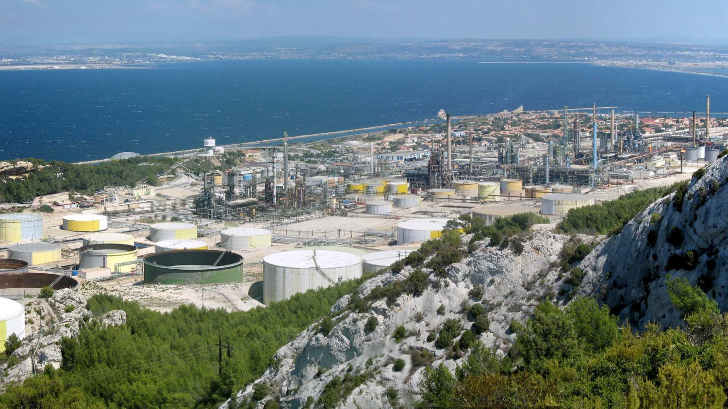 400 millions de barils de pétrole débloqués pour endiguer la hausse du prix de l'essence