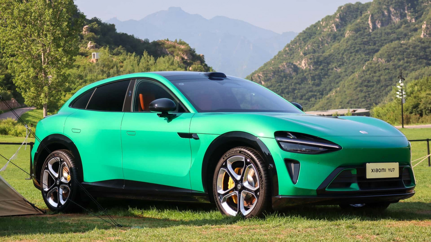 Poignées dissimulées : pourquoi elles ont été inventées et pourquoi la Chine dit stop ?