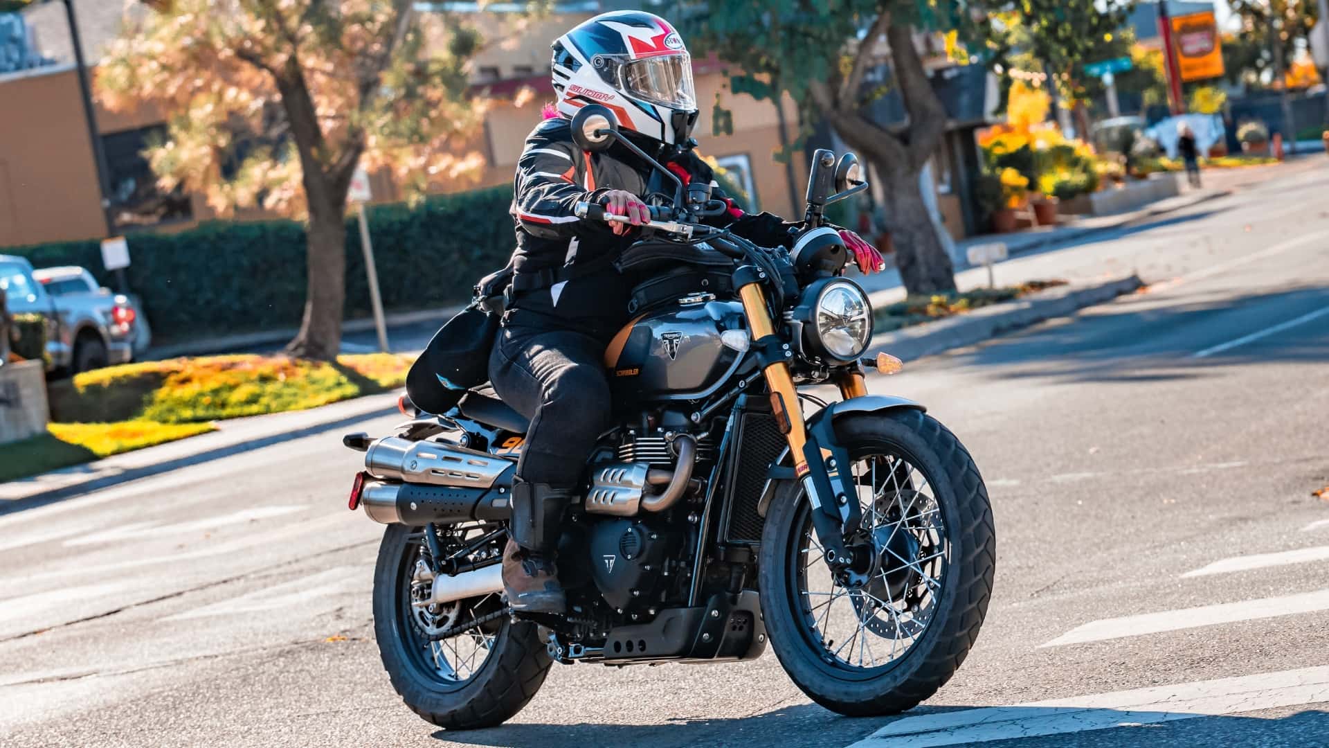 Review Triumph Scrambler 900 2026: Untuk Pengendara Pendek
