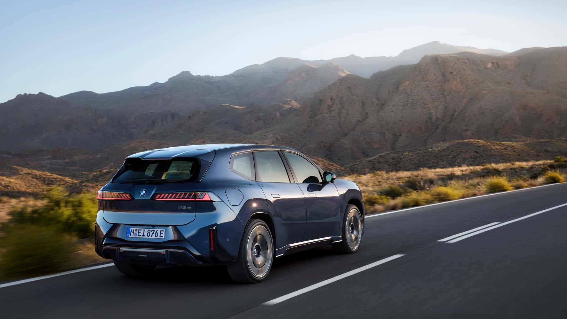 BMW iX3 2025, fotos oficiales