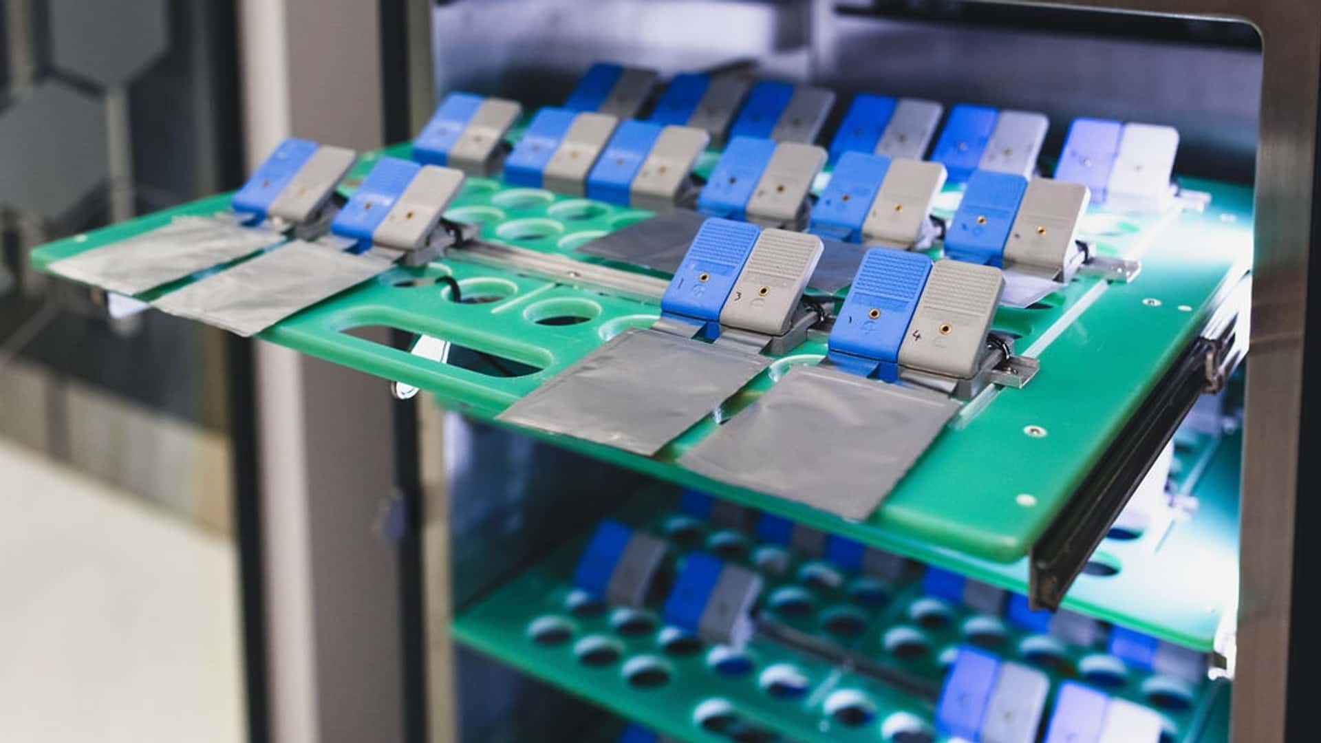 Superkapasitor Mungil Ini Bisa Jadi Masa Depan Mobil Hybrid