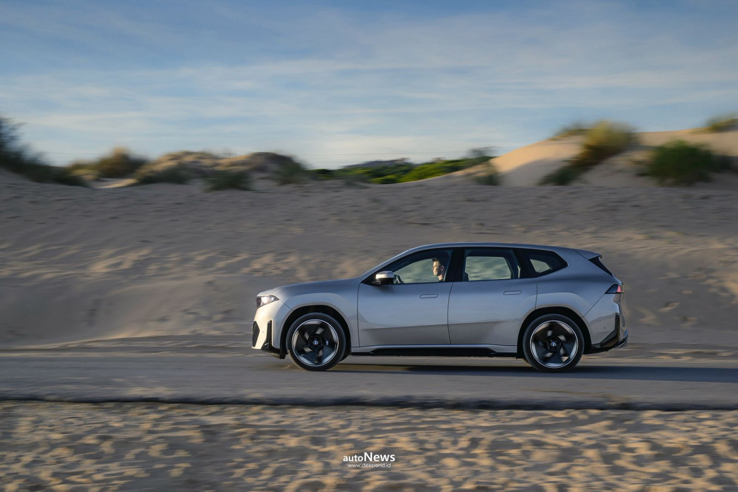 Mobil Baru BMW Panoramic iDrive – CARA BARU BERINTERAKSI DENGAN MOBIL