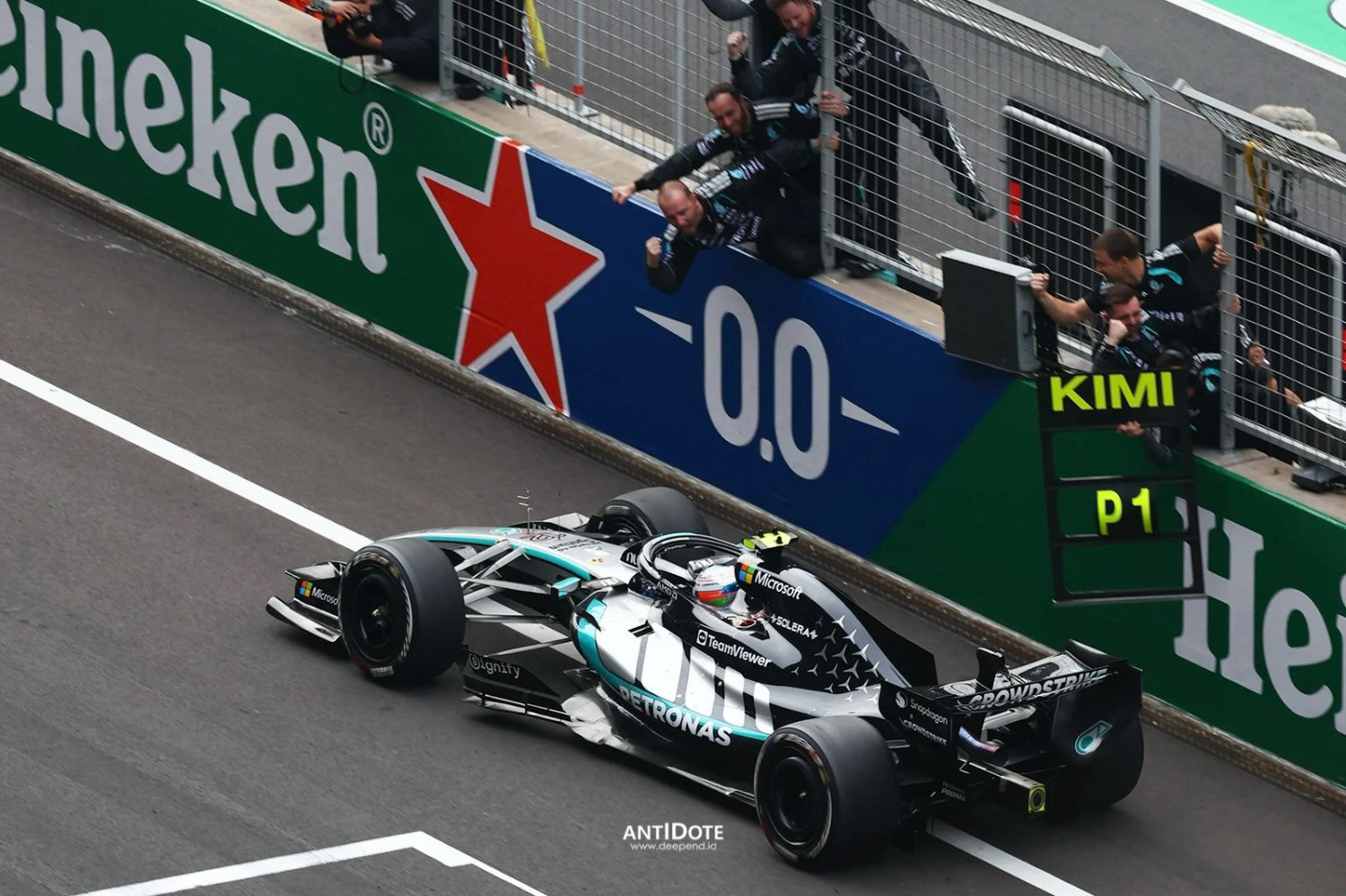 Mercedes-AMG PETRONAS F1 Kimi Raih Podium Perdana Di F1 – TIM SEMPURNAKAN DENGAN FINIS 1-2