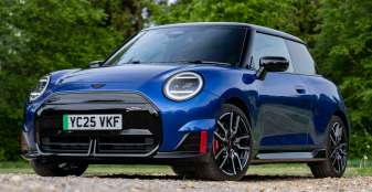 BF_MINI_JCW_Electric_Blazing_Blue_052025_00032 BF_MINI_JCW_Electric_Blazing_Blue_052025_00032