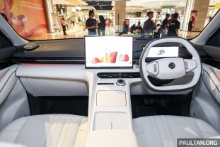 2025-Proton-eMas7-New-Variant-Interior-Alabaster-White-7 2025-Proton-eMas7-New-Variant-Interior-Alabaster-White-7