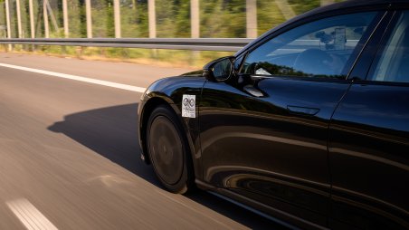 Lucid Air Grand Touring Guinness World Record-6 Lucid Air Grand Touring Guinness World Record-6