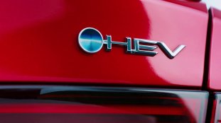 Toyota Yaris Ativa HEV teaser Thailand-2 Toyota Yaris Ativa HEV teaser Thailand-2