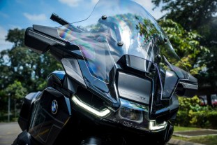 2025 BMW Motorrad R1300 RT Malaysia Triple Black - 14 2025 BMW Motorrad R1300 RT Malaysia Triple Black - 14