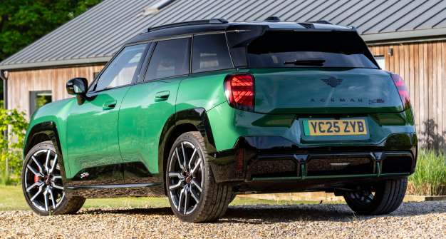 BF_MINI_JCW_Aceman_British_Racing_Green_IV_052025_00036 BF_MINI_JCW_Aceman_British_Racing_Green_IV_052025_00036