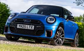 BF_MINI_JCW_Icy_Sunshine_Blue_052025_00032 BF_MINI_JCW_Icy_Sunshine_Blue_052025_00032