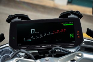 2025 BMW Motorrad R1300 RT Malaysia Triple Black - 10 2025 BMW Motorrad R1300 RT Malaysia Triple Black - 10