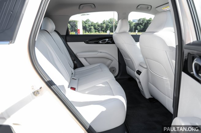 2025-Proton-eMas 5-Preview-Drive-Malaysia-Camo-Grey-White-Interior-19 2025-Proton-eMas 5-Preview-Drive-Malaysia-Camo-Grey-White-Interior-19