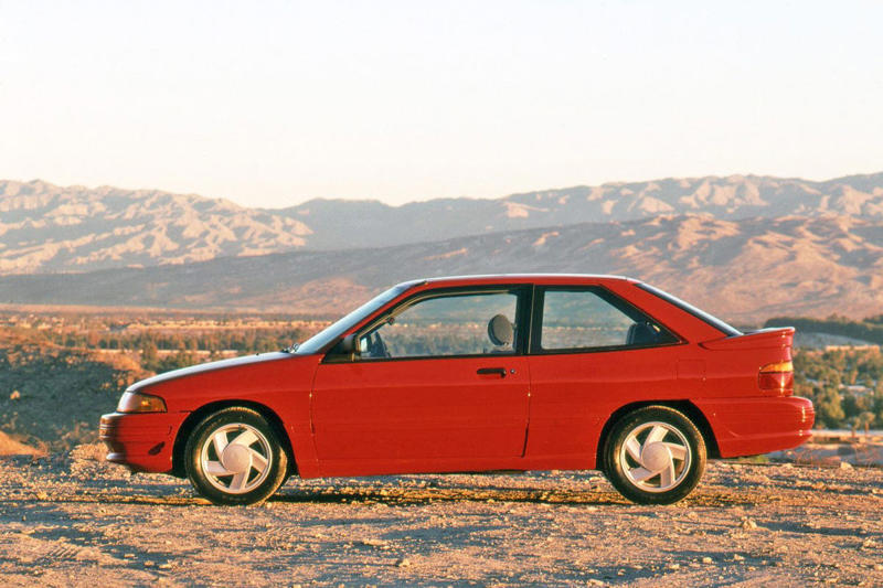 View Photos of the 1991 Ford Escort GT