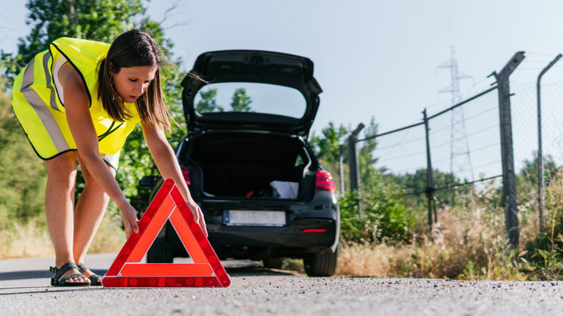 16 Must-Have Items to Keep in Your Car for Flat Tire Emergencies