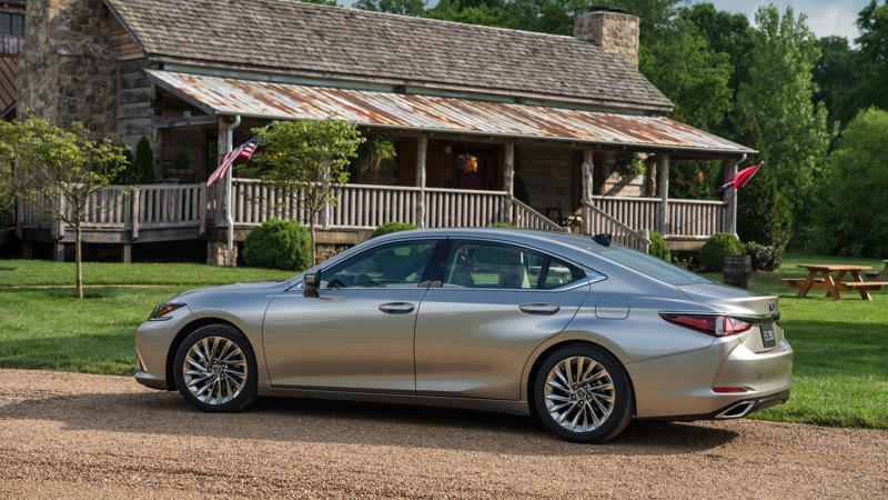 10 Best Used Luxury Cars With High-Tech Features for Less