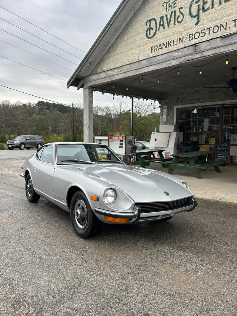 Driving a Vintage Datsun 240Z Is All About Process