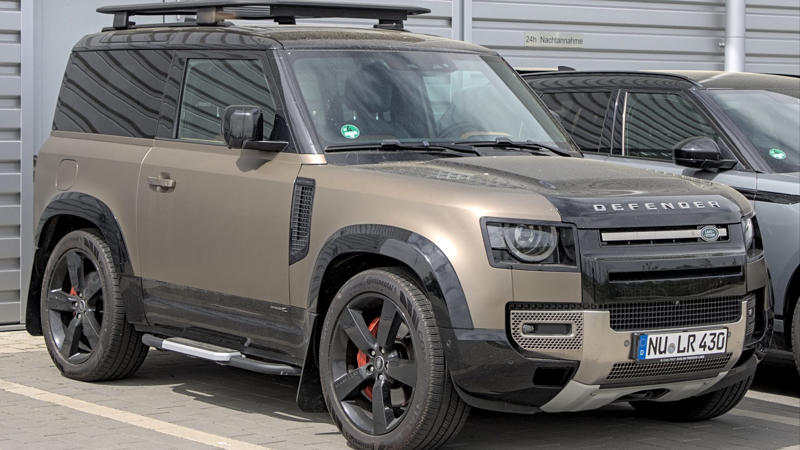 18. Land Rover Defender (77 Years)
