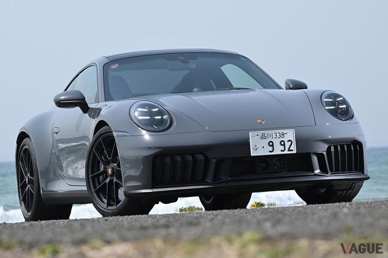 “ポルシェの聖域”に設定された“初ハイブリッド”の実力は？ 電動化への不満は皆無！ 新型「911カレラGTS」はシリーズ随一の気持ちよさ