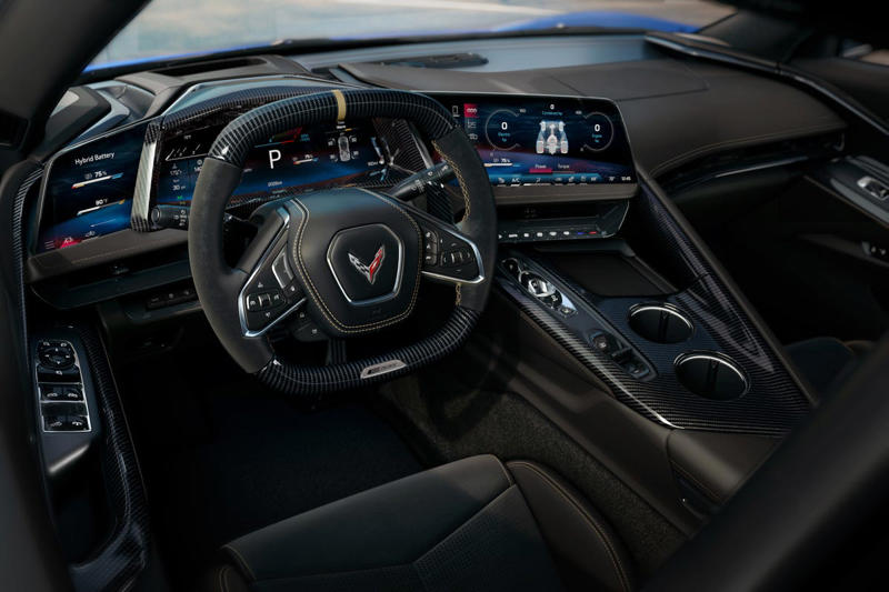 2026-chevrolet-corvette-e-ray-102.jpg