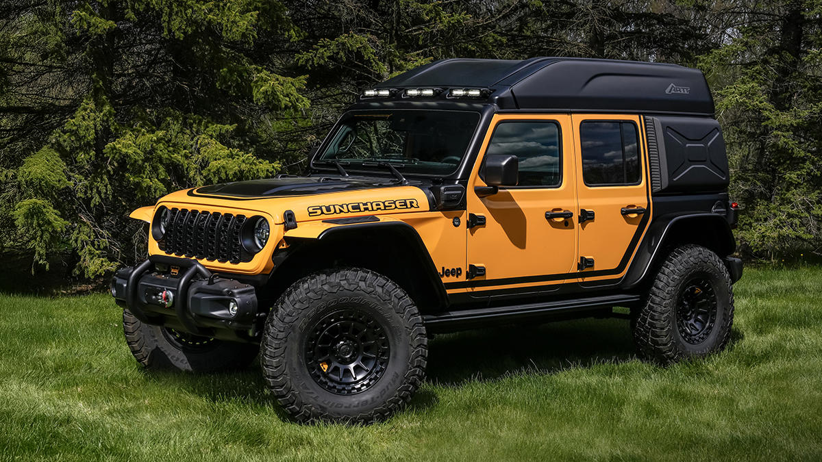 The Jeep Awning and Rooftop Tent Overlanding Concept in Photos