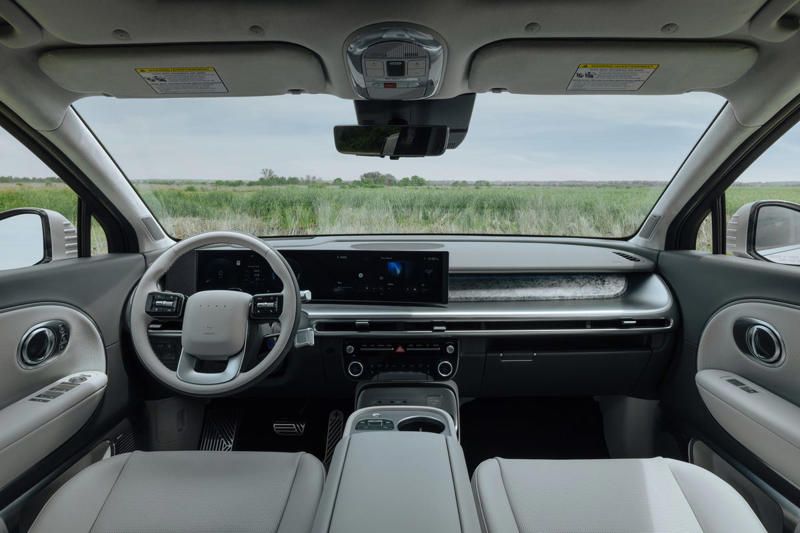 2026-hyundai-ioniq-9-119.jpg