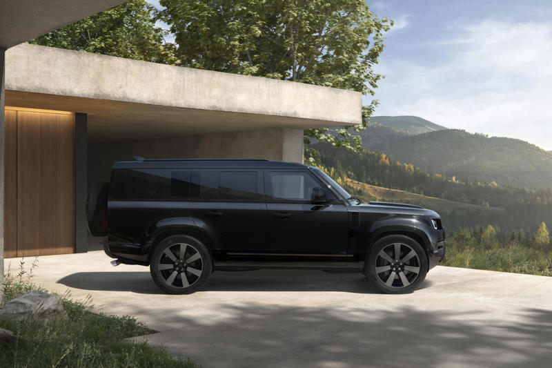 2026 Land Rover Defender upgrade brings more V8 options, new tech, design tweaks