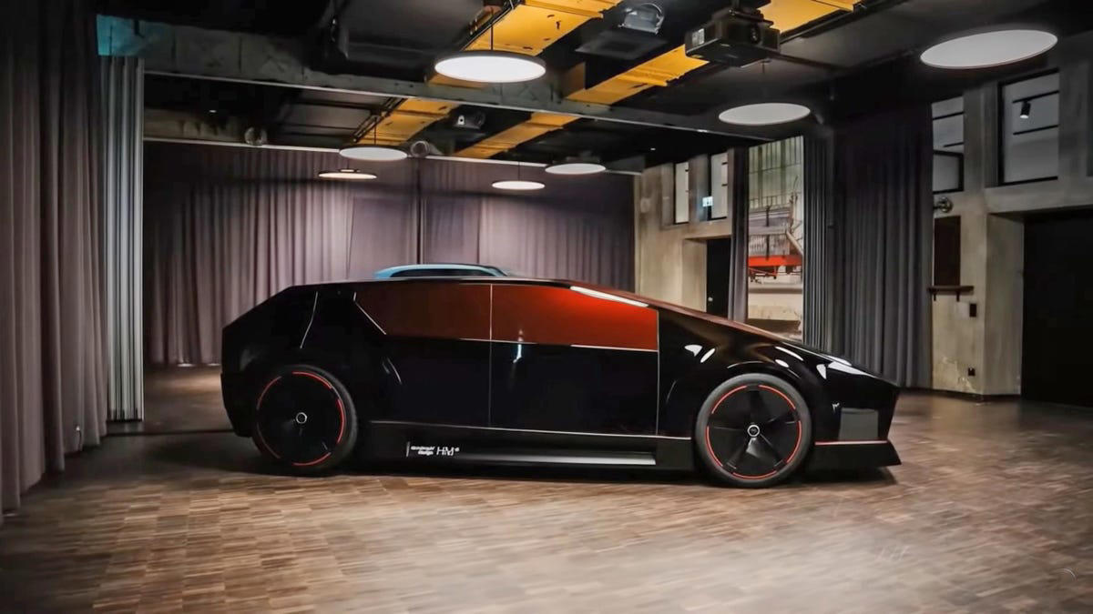 Does the Hyundai Obsidian Represent Both the Past and Future?