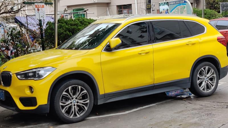 17. BMW X1