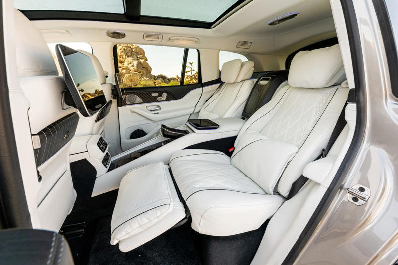 2025-mercedes-maybach-gls-600-106.jpg