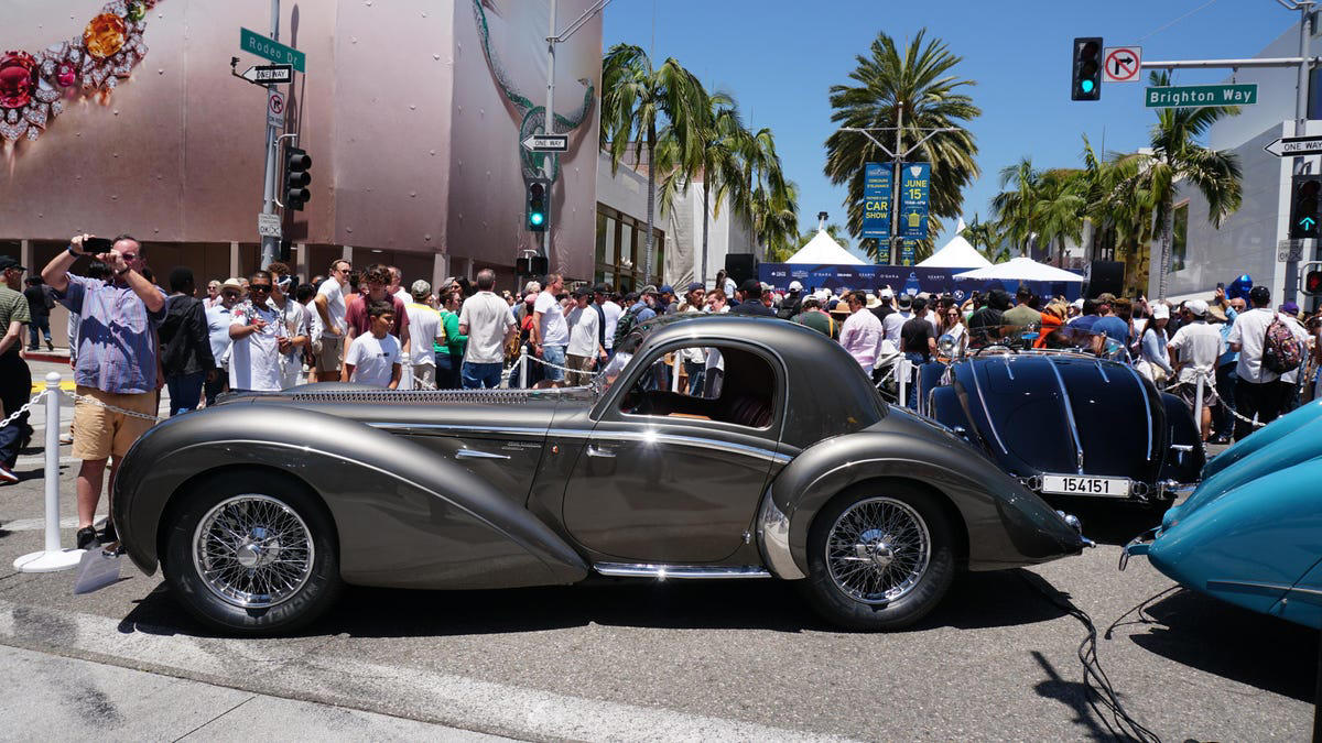 11) 1937 Delage DB-120 Aerosport Coupe