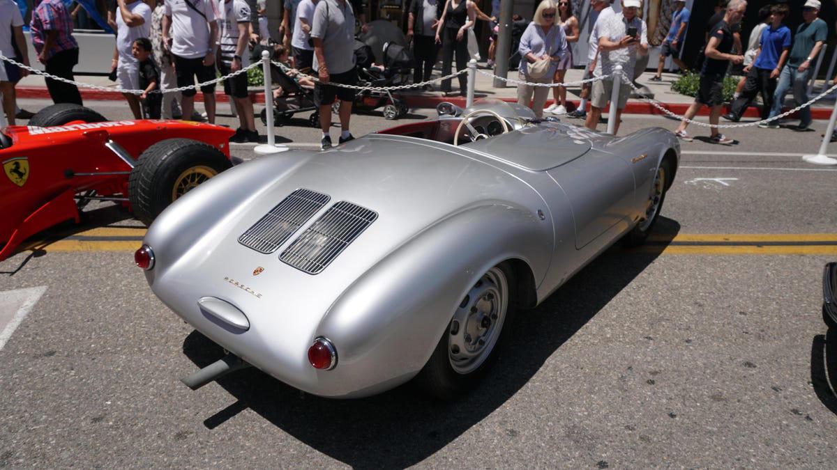 8) Porsche 906
