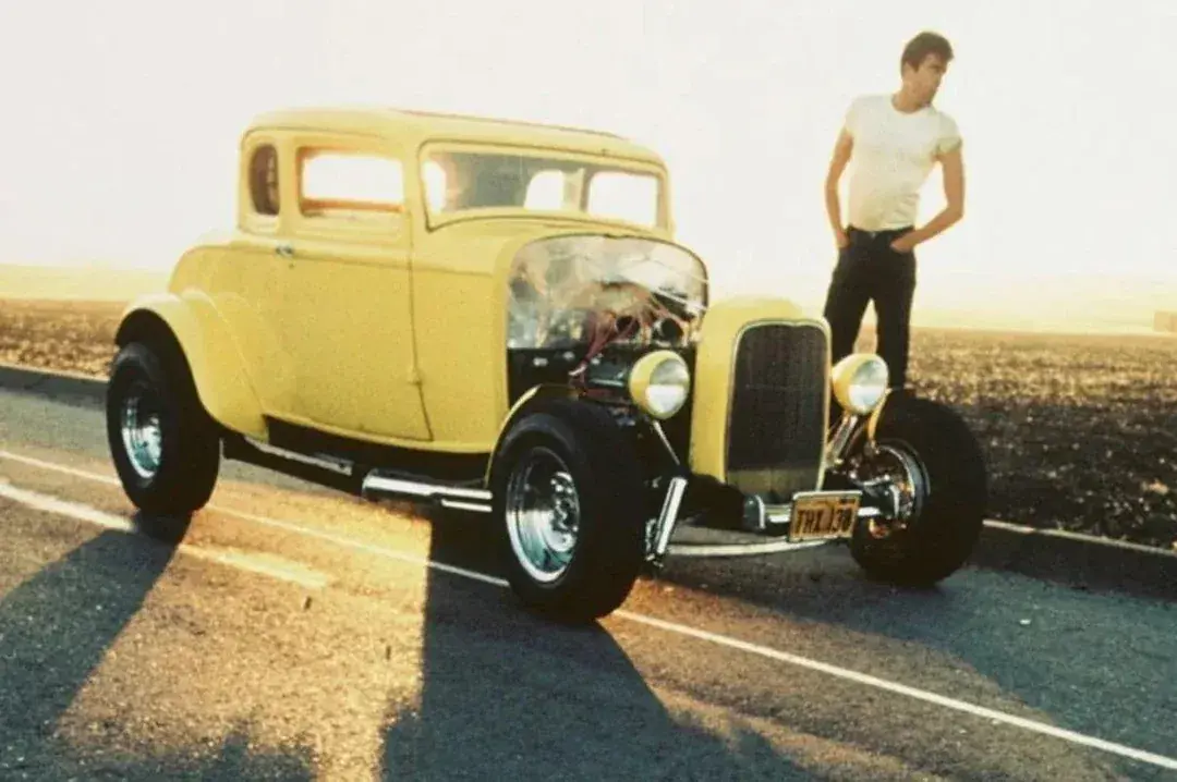 1. 1932 Ford Deuce Coupe: American Graffiti (1973)