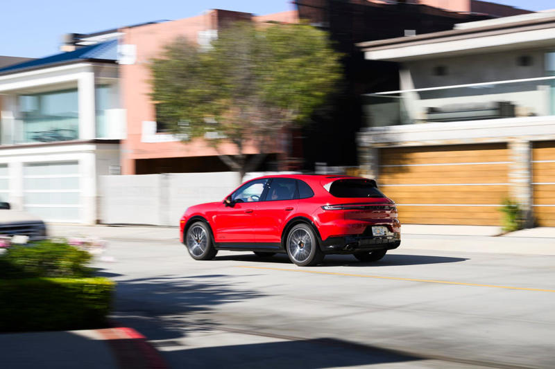 View Exterior Photos of the 2025 Porsche Cayenne GTS