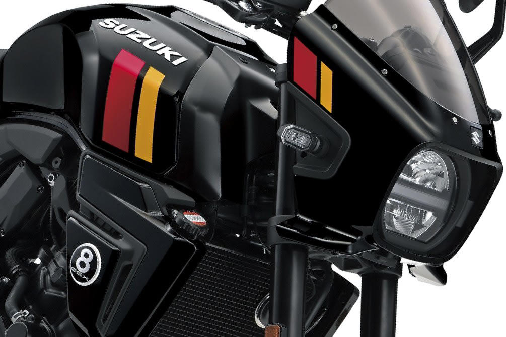 スズキ新型「GSX-8T＆8TT」公開 伝説のデザインを最新技術で再現