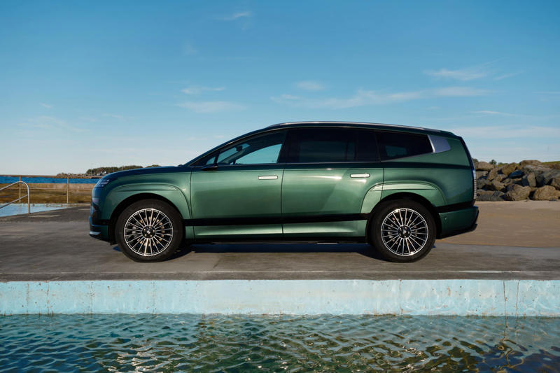 2025 Hyundai Ioniq 9 price and specs