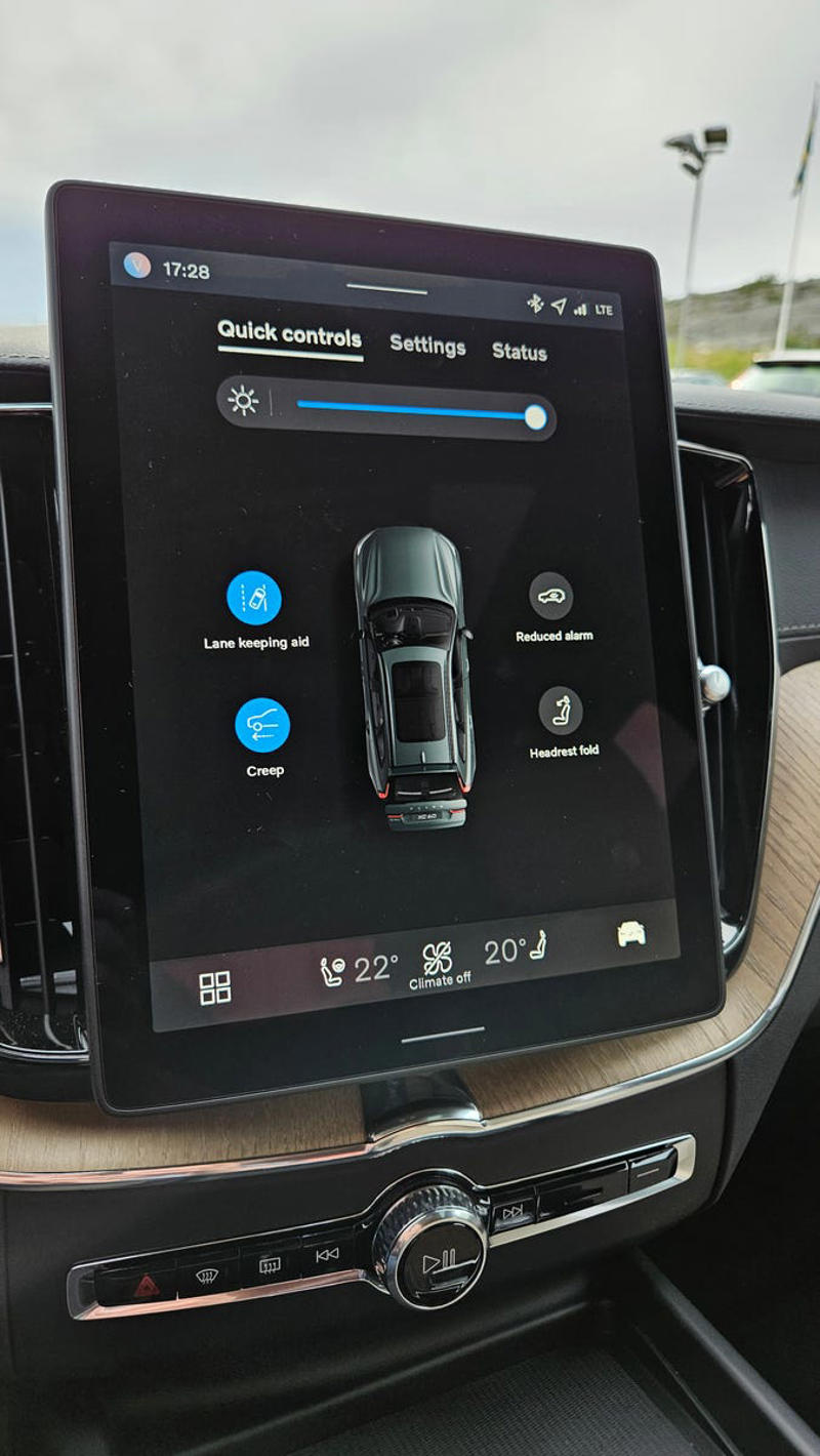 2026 Volvo XC60 Photo Gallery