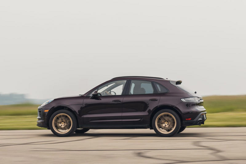 2024-posche-macan-t-110.jpg