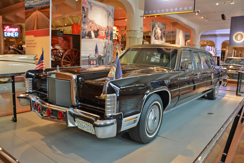 Lincoln presidential limousine (1972)