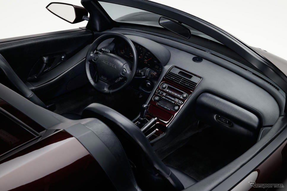 映画『アベンジャーズ』に登場した『NSXロードスター』が米モントレーに登場！ 初代NSXから35周年