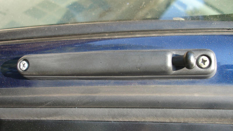 9. Stuck Power Antenna