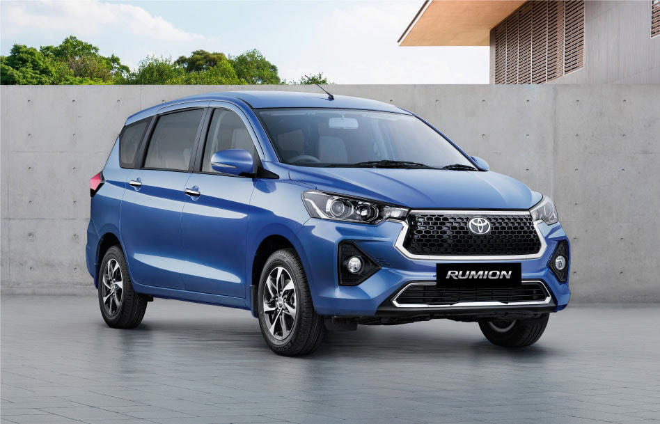 Toyota Rumion Option: The Toyota Rumion costs ₹10.67 lakh to ₹13.96 lakh and uses a 103hp, 1.5-litre petrol engine. It shares its design, beige interiors, and seating layout with the Maruti Ertiga. All three rows are comfortable, and storage compartments are provided across the cabin. Buyers may prefer the Rumion for shorter delivery times compared to the Ertiga.